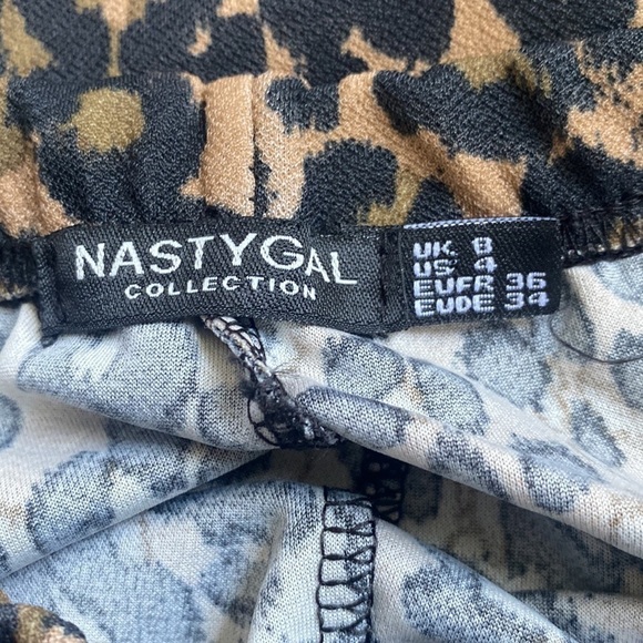Nasty Gal fit and flare cheetah print leggings. - Picture 5 of 12